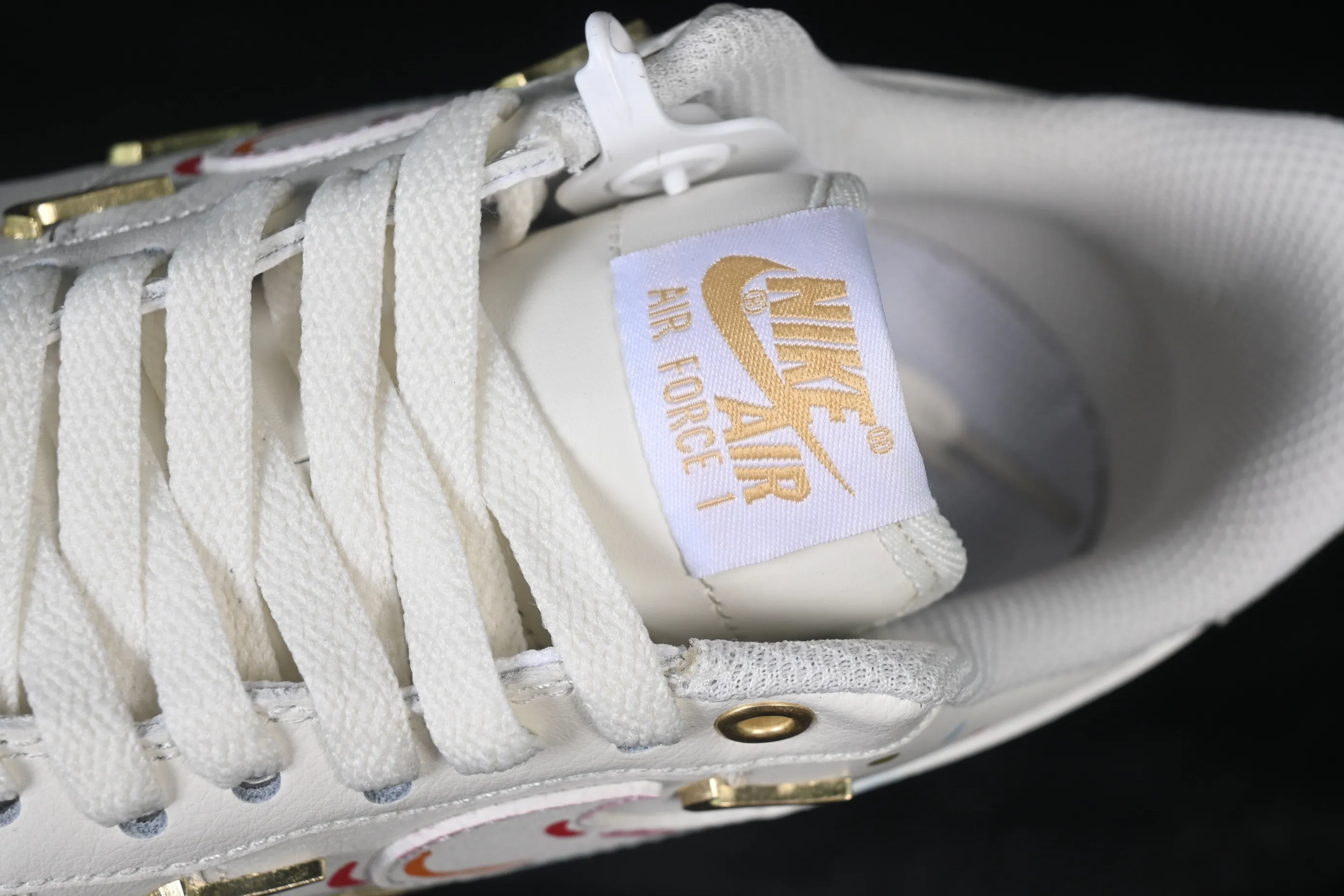 All categories Nk Air Force 1 Air Force series Nk Air Force 1 Low Air Force low top Nike Air Force 1'07 Low Two-dimensional theme Four hook color spray Air Force 1 low-top casual sneakers ZH0316-151